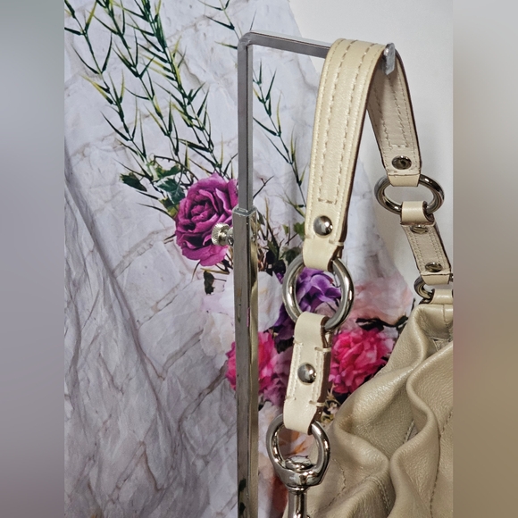 LIKE NEW COACH LEATHER SHOULDER BAG - Picture 8 of 11